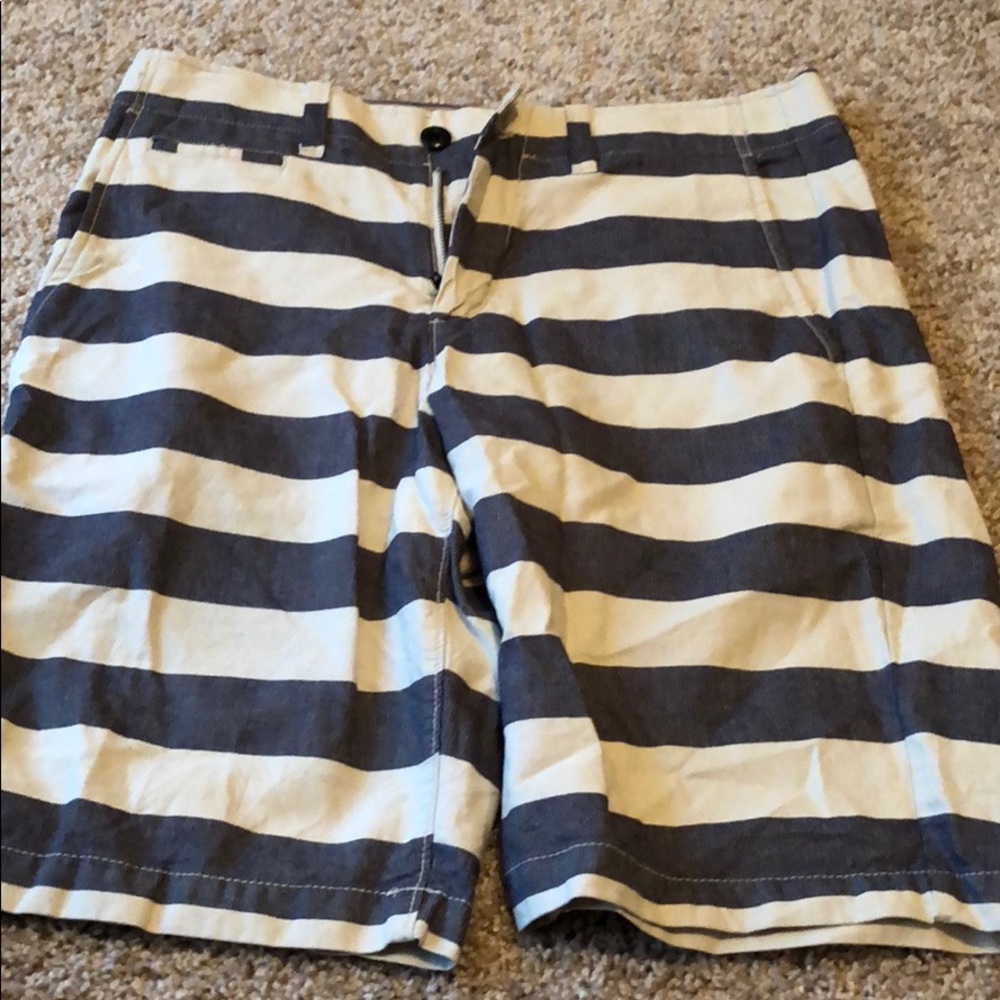 Gap stripped shorts